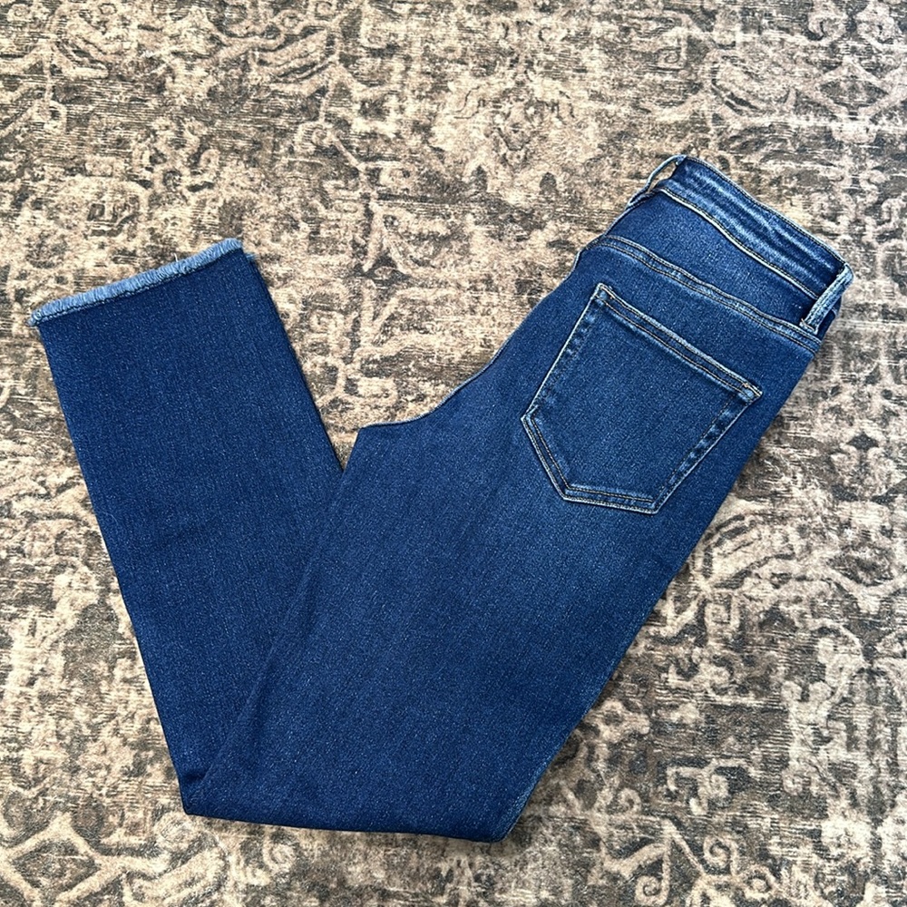 Women’s Vervet BlUe Straight Leg Denim Jean • Dark Wash • size 26 With Stretch